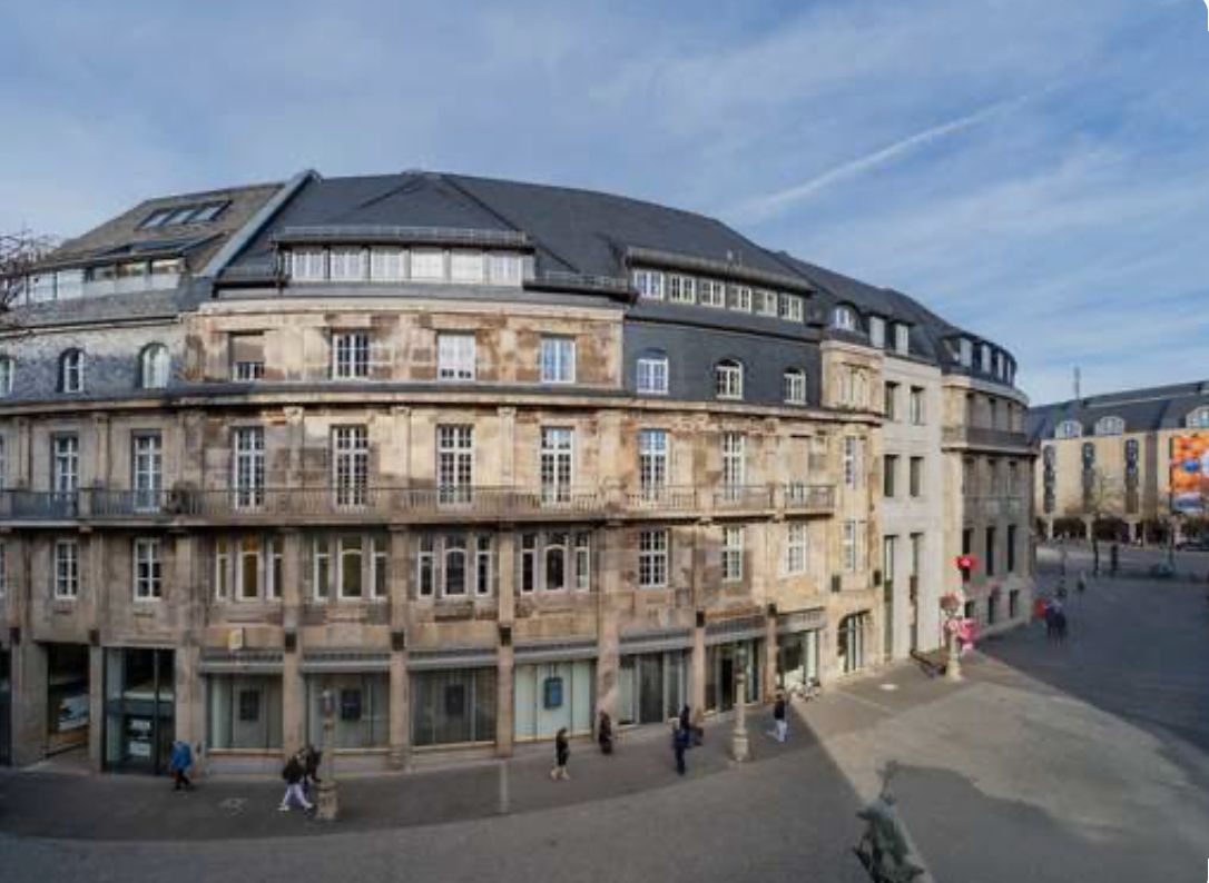 Historisches Gebäude der Praxis am Münster am Münsterplatz in Bonn